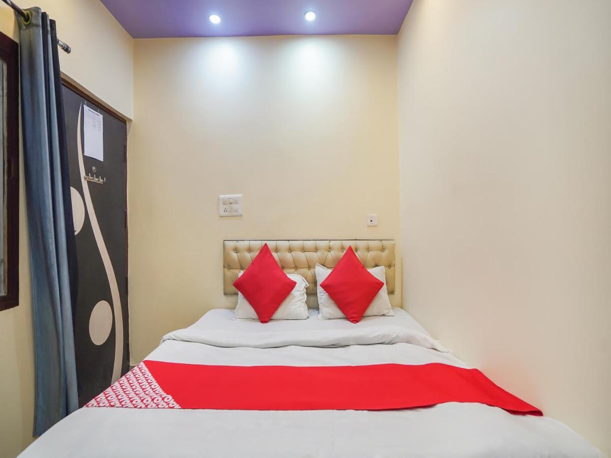 Oyo 75627 New Ankit Guest House Варанаси Экстерьер фото