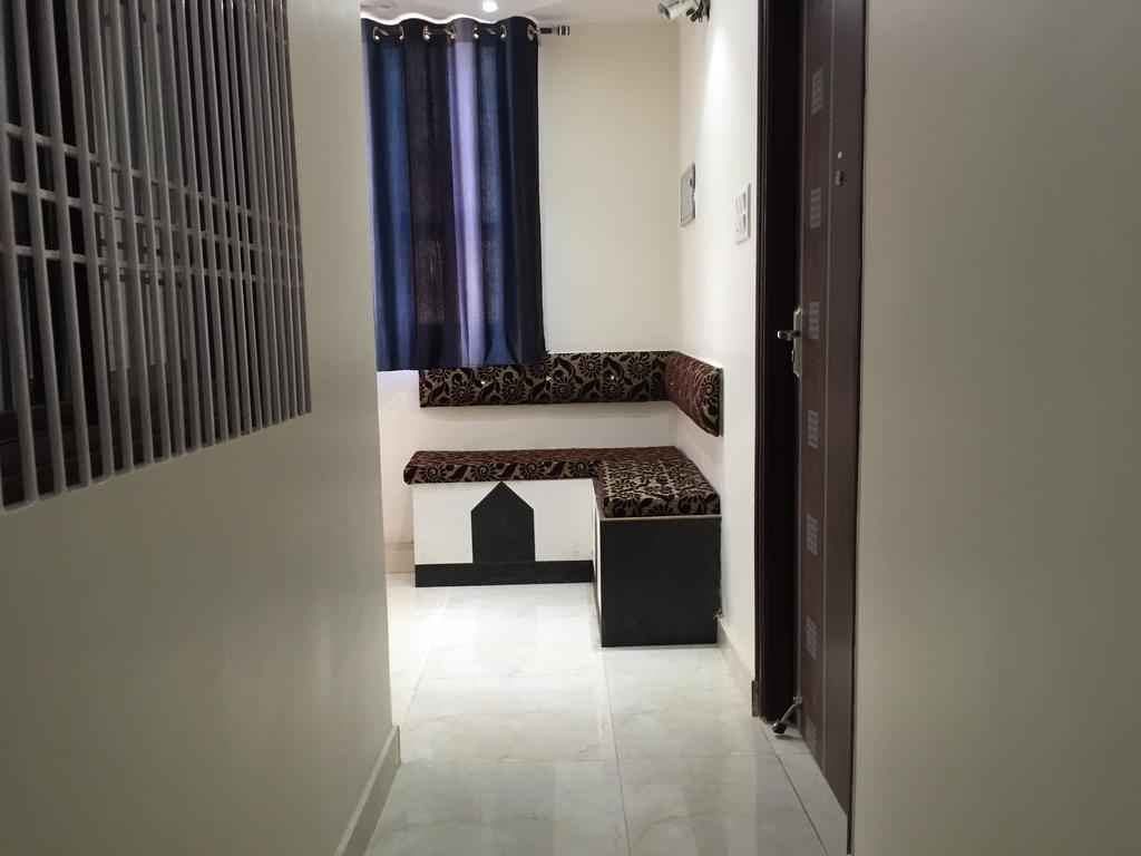 Oyo 75627 New Ankit Guest House Варанаси Экстерьер фото